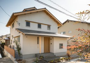 シンプルが心地よい白い家