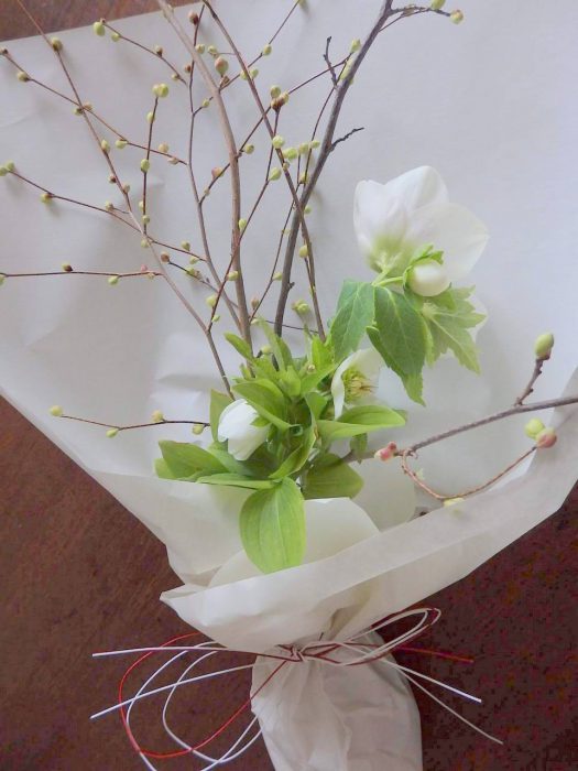 【終了】季節の庭にある植物を使った「花束づくりワークショップ」